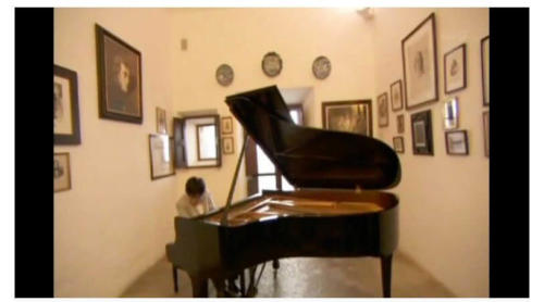 Nobuyuki Tsujii playing a modern Steinway in Celda No. 4
